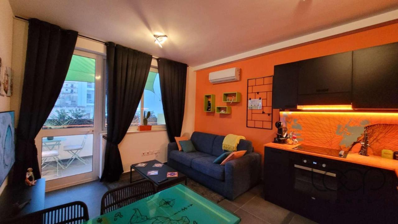 Modern - 50 M From Sea - Free Wi-Fi - Super Cool - Terrace - Fully Air-Conditioned San Pawl il-Baħar Zewnętrze zdjęcie