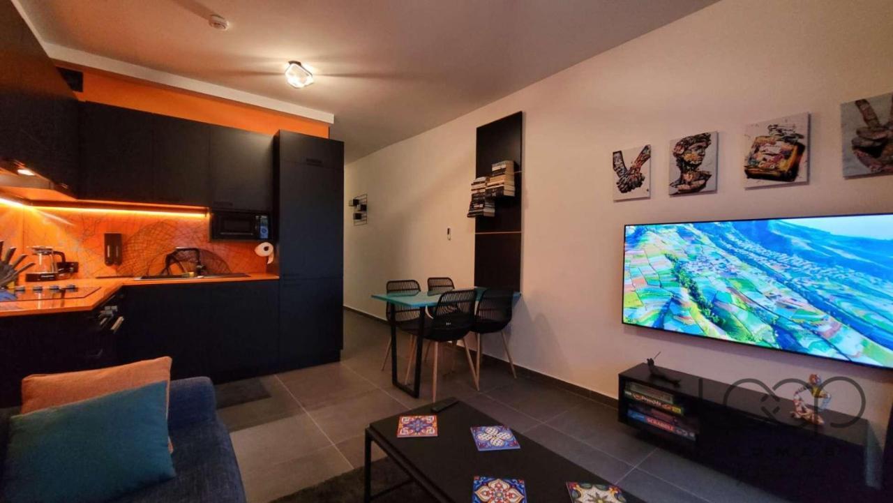 Modern - 50 M From Sea - Free Wi-Fi - Super Cool - Terrace - Fully Air-Conditioned San Pawl il-Baħar Zewnętrze zdjęcie