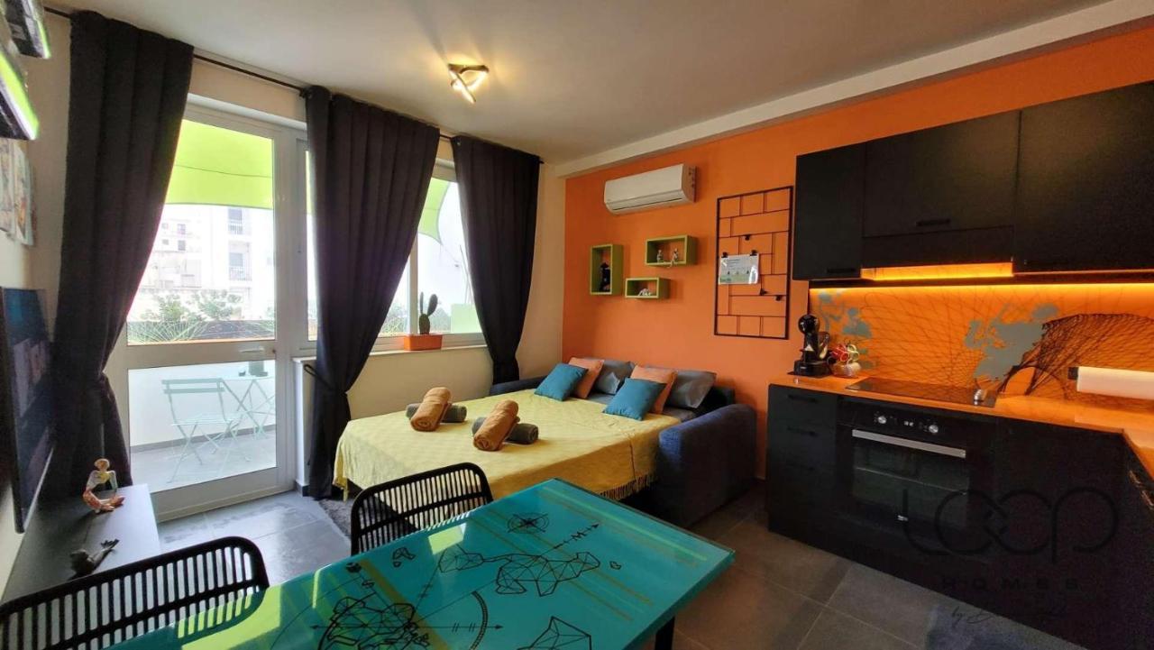 Modern - 50 M From Sea - Free Wi-Fi - Super Cool - Terrace - Fully Air-Conditioned San Pawl il-Baħar Zewnętrze zdjęcie